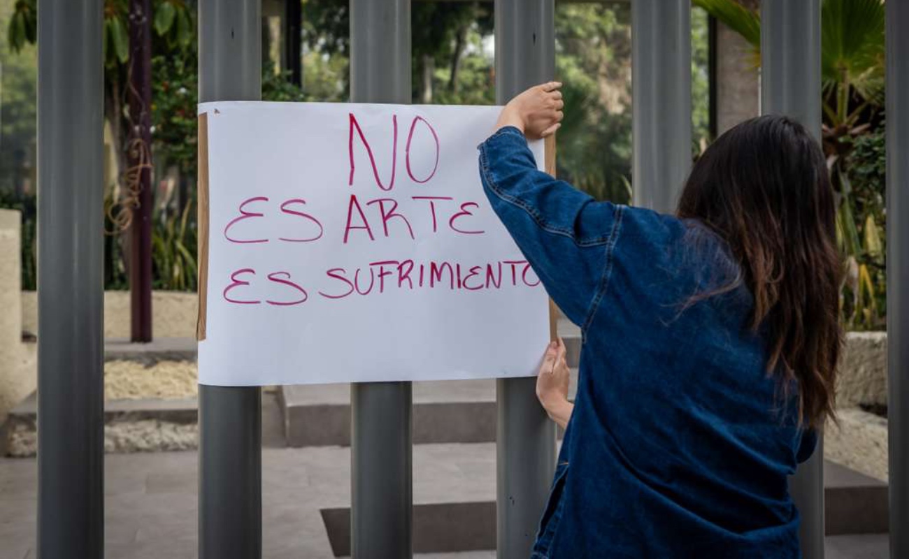Activistas se manifiestan previo a resolución sobre corrida de toros en Tijuana