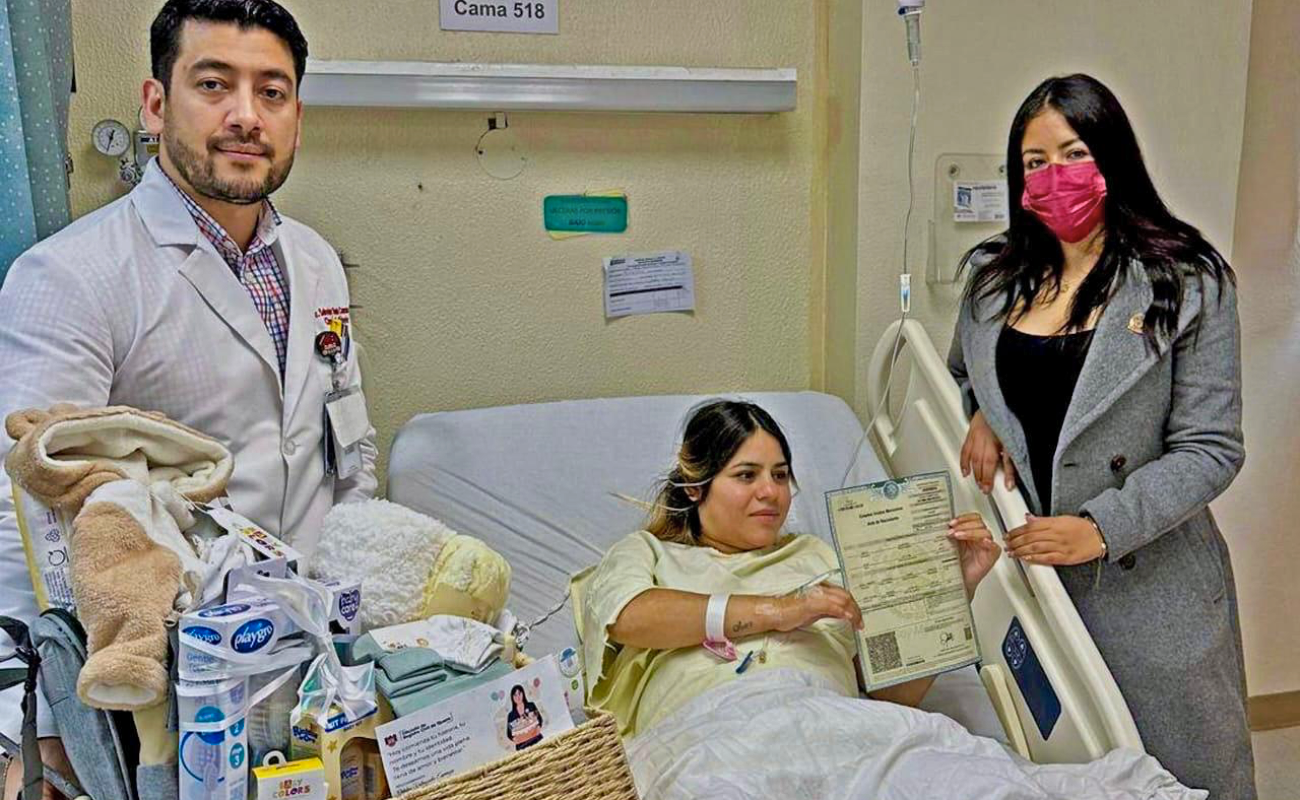 Se entregaron canasta a las mamás.