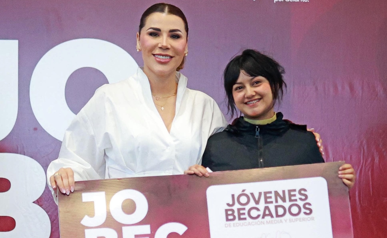 La mandataria estatal invitó a jóvenes a realizar el registro.