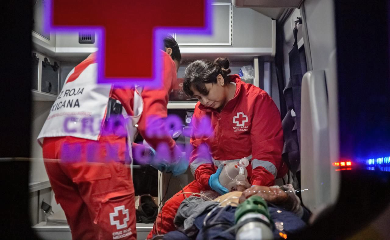 El hombre fue estabilizado y trasladado en estado crítico a un hospital.