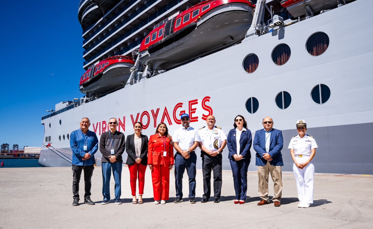 Celebran llegada del crucero Brilliant Lady a Ensenada, Baja California