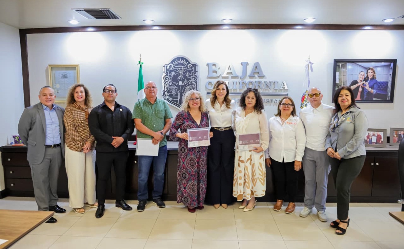 Hace justicia Marina del Pilar con entrega de Fondo de Retiro a maestros jubilados de BC