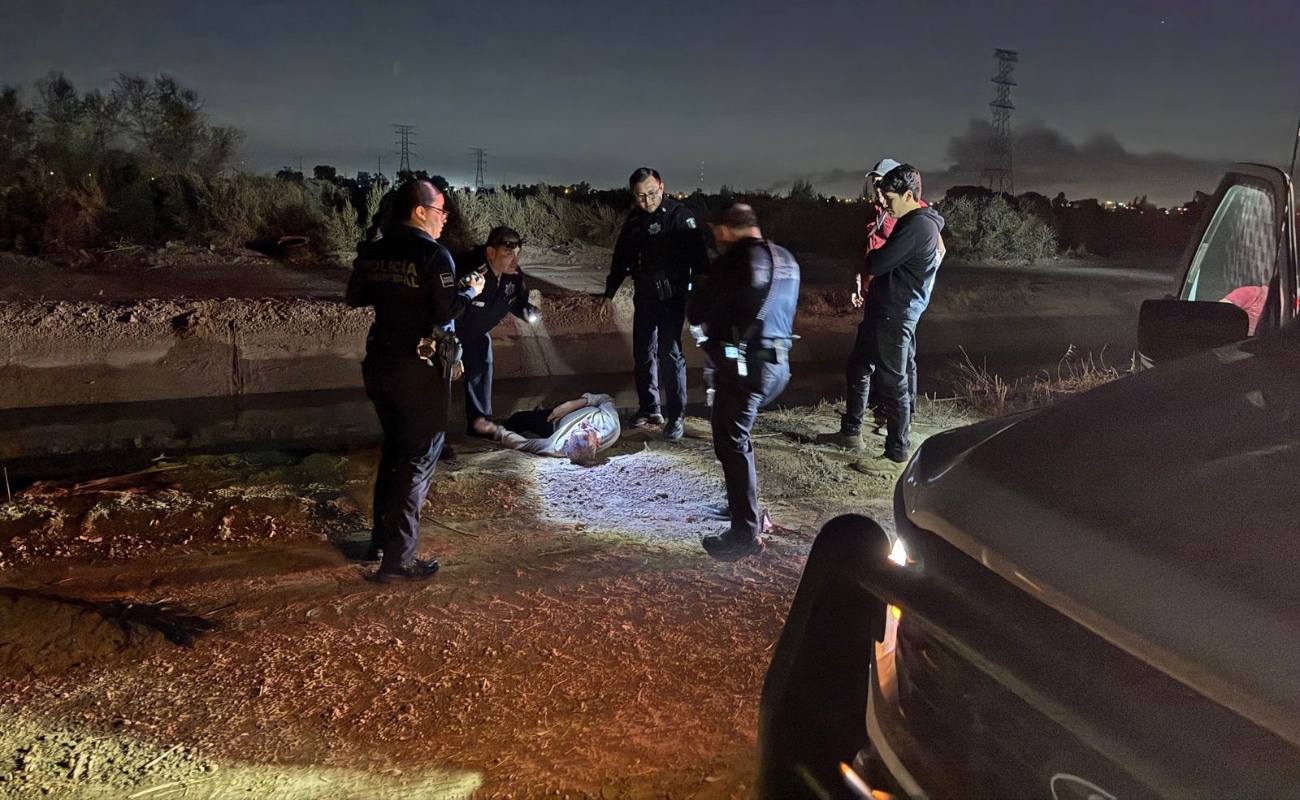 El hombre fue traslado a un hospital para su valoración.