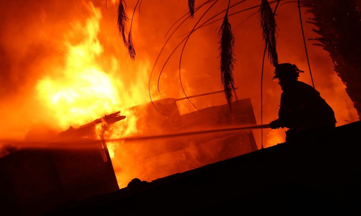 Padre e hijos mueren en incendio