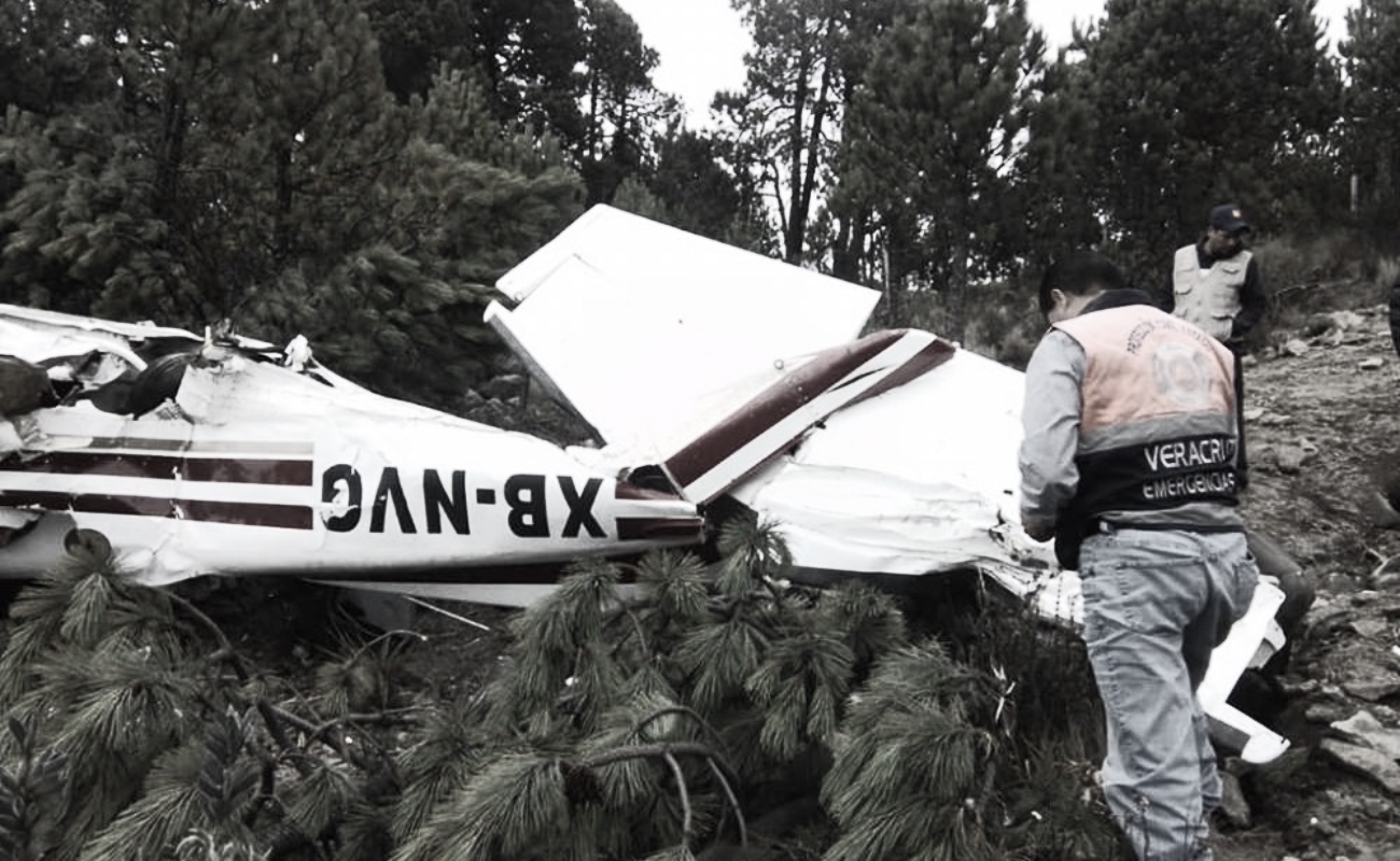 Dos muertos es el saldo preliminar por el desplome de una avioneta en el Pico de Orizaba.
