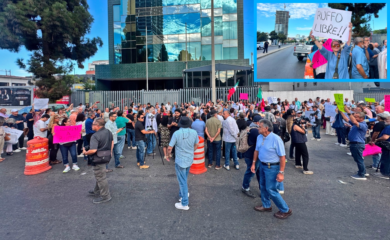 Ningún funcionario de la FGR atendió a los manifestantes.