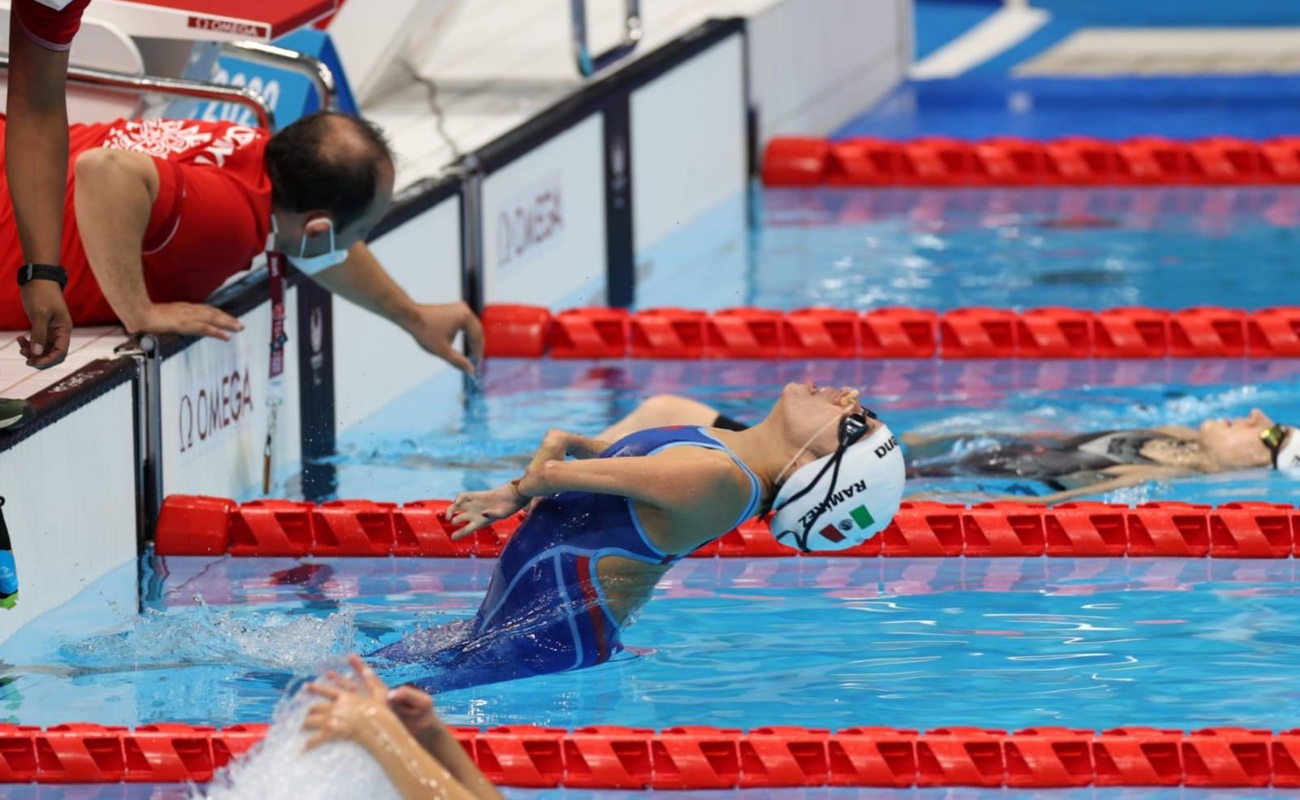 La nadadora mexicana finalizó en la tercera posición con un tiempo de 2:36.54.