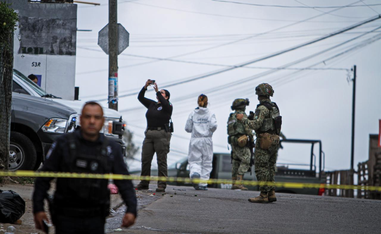 Ejecutan a hombre dentro de un vehículo en la colonia Lagunitas