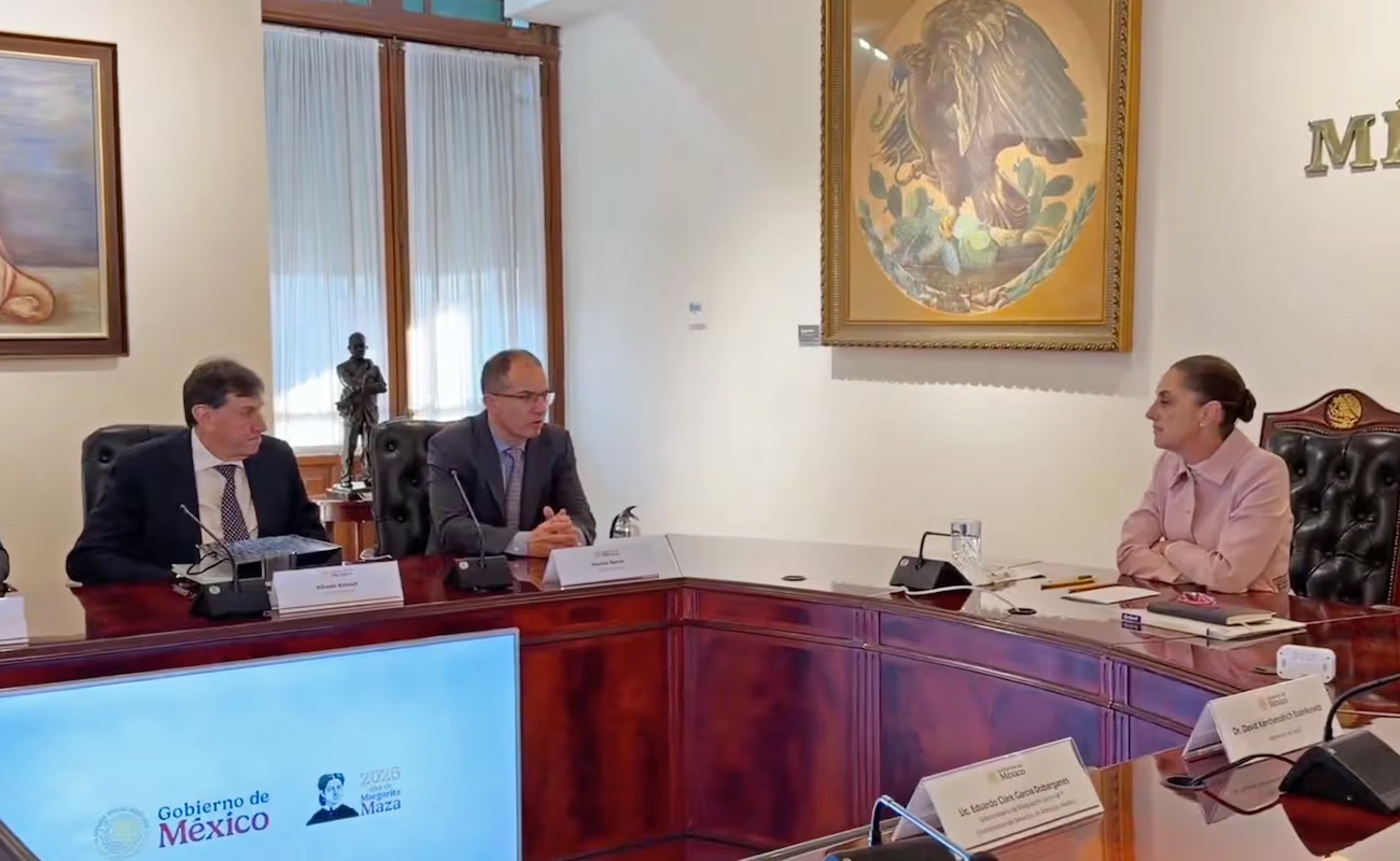 La presidenta de México encabezó la firma del acuerdo con laboratorios nacionales y la farmacéutica Moderna para impulsar la producción de vacunas de ARN mensajero en territorio mexicano.