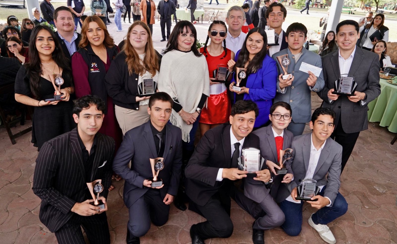 Reconoce Norma Bustamante el talento y compromiso de la juventud cachanilla con el galardón municipal