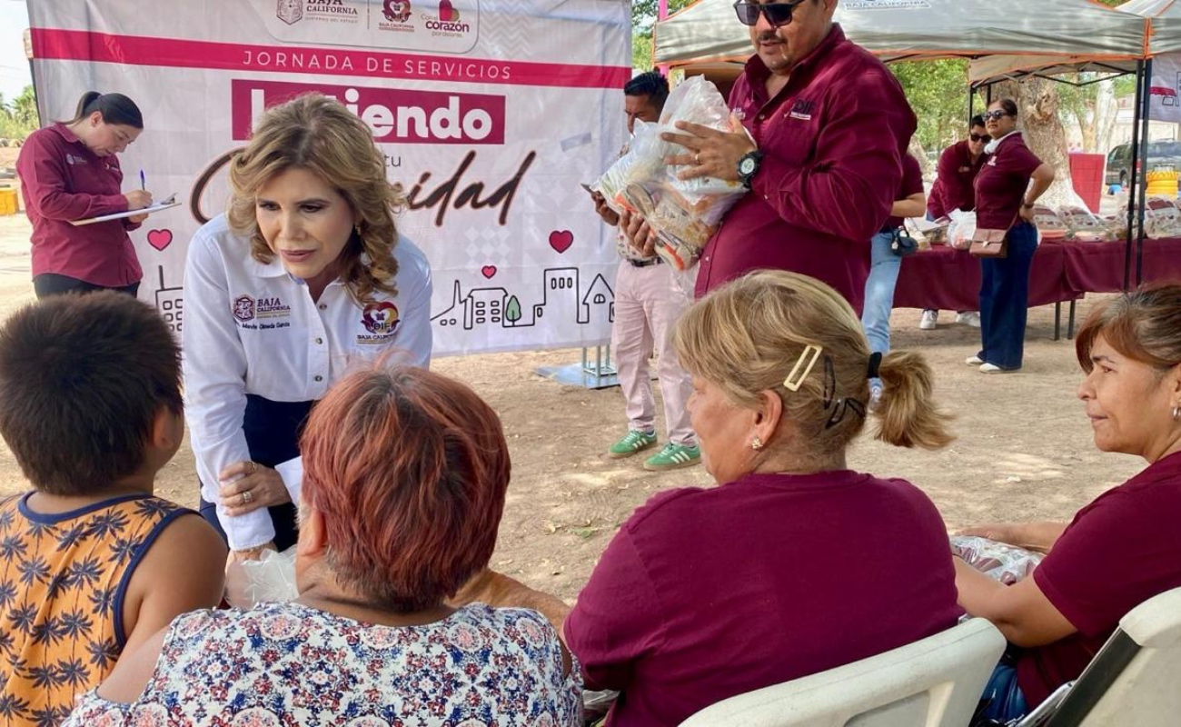 Acerca DIF BC pláticas de nutrición y apoyos asistenciales a colonia Vicente Guerrero