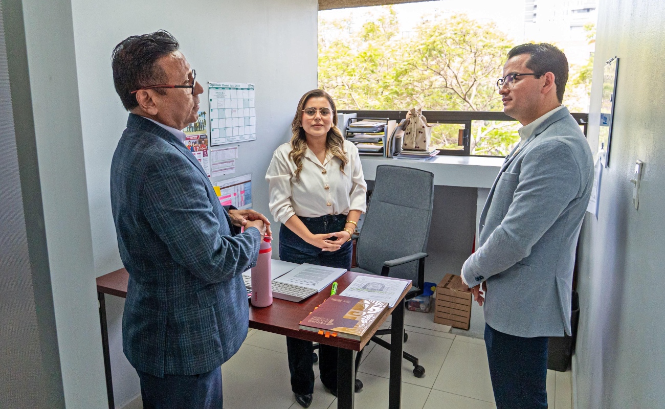 Fortalece alcalde Abdiel Gutiérrez cercanía con el personal durante recorrido por oficinas municipales