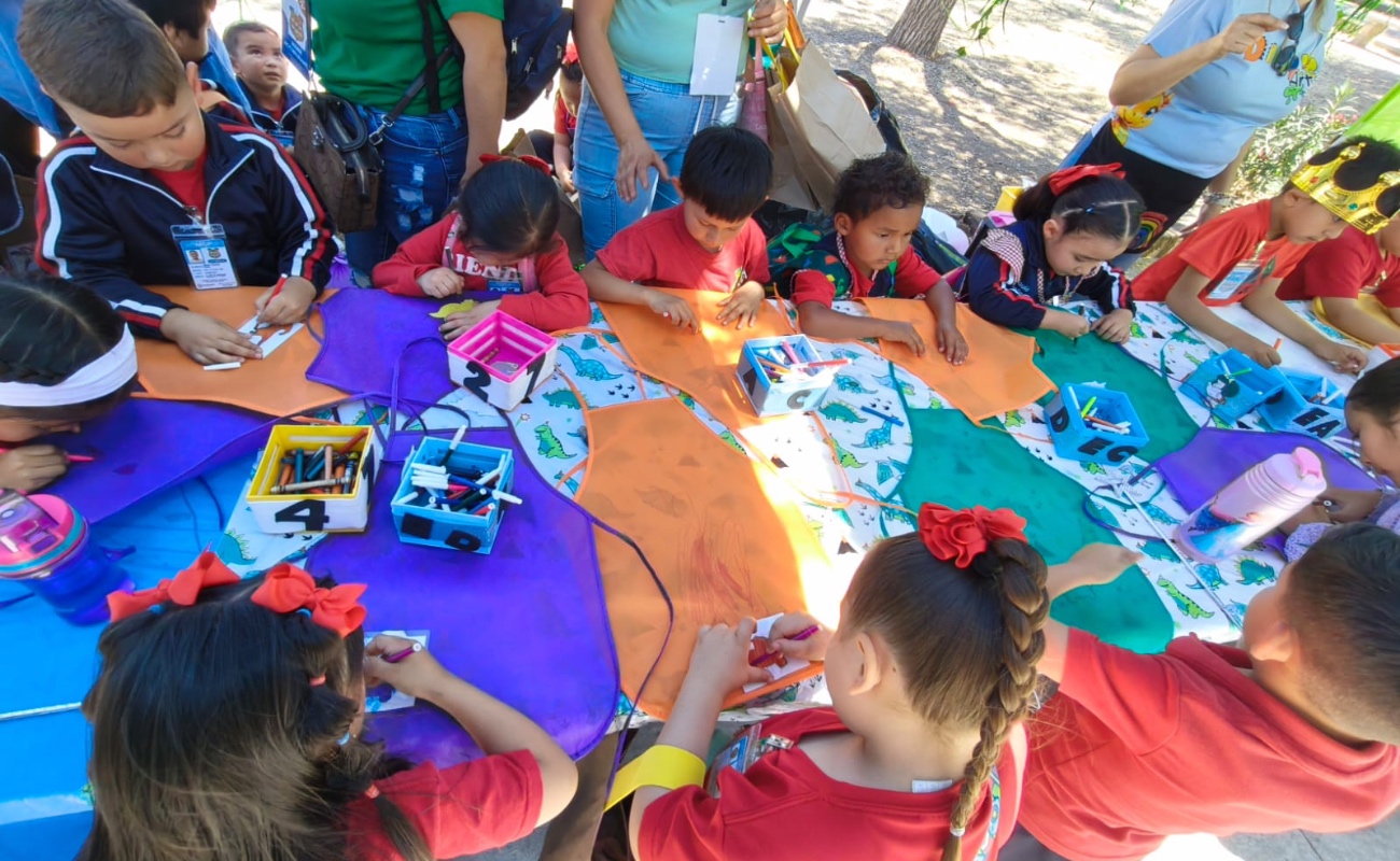 Durante dos días más de 700 niñas y niños participaron en actividades lúdicas inspiradas en la temática de dinosaurios.