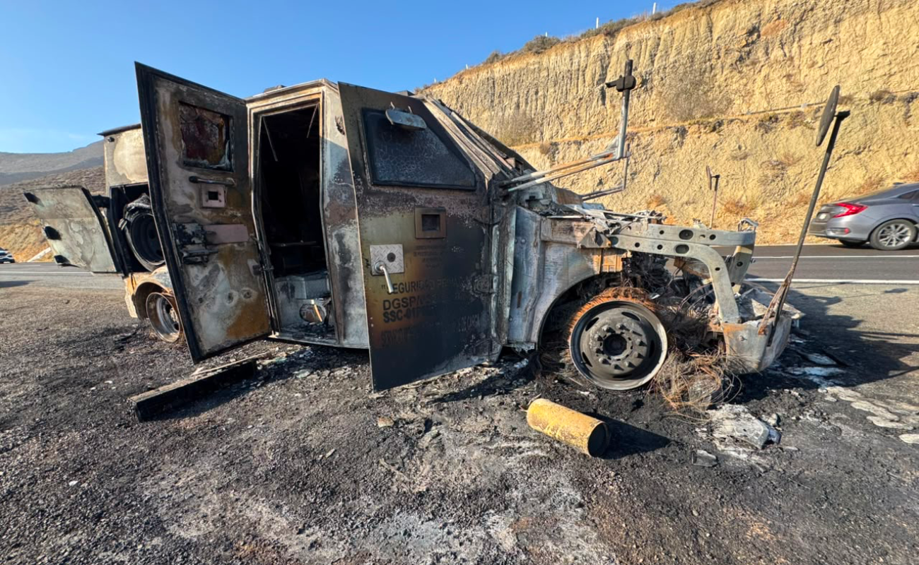 Camión de valores se incendia en la carretera escénica; trabajadores ponen a salvo el dinero