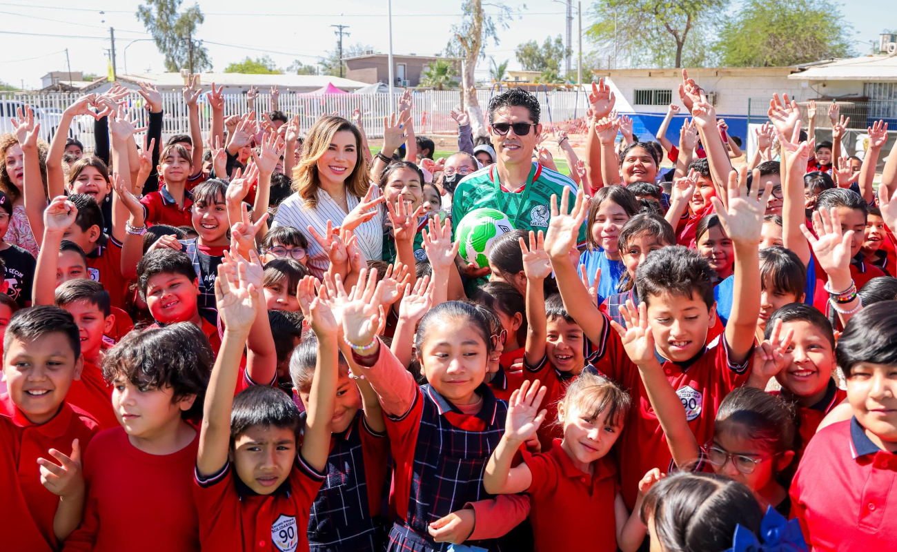 La inversión permitió construir 105 nuevos espacios educativos, 39 comedores escolares y rehabilitar 288 planteles en BC.