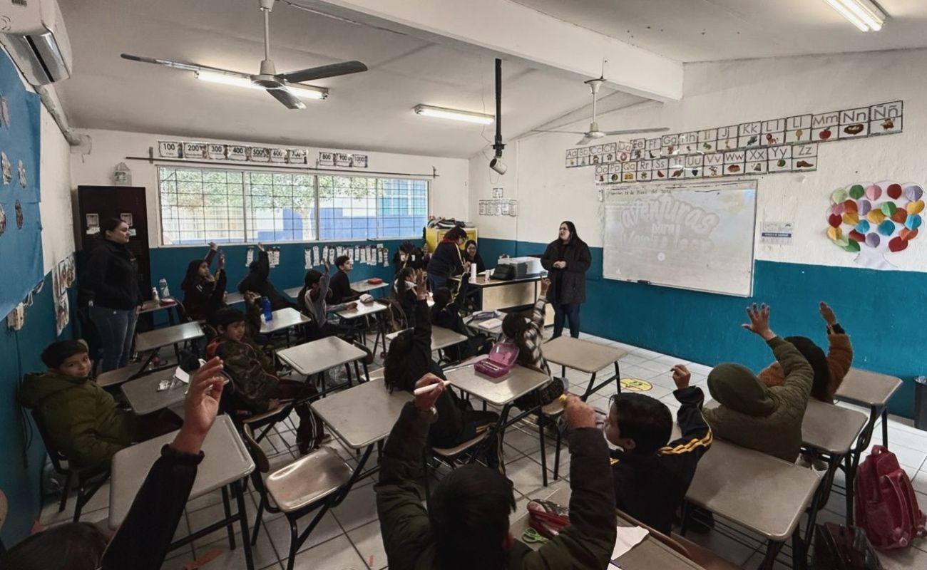 Promueven entre la comunidad educativa la transparencia de los recursos que llegan a los planteles educativos.