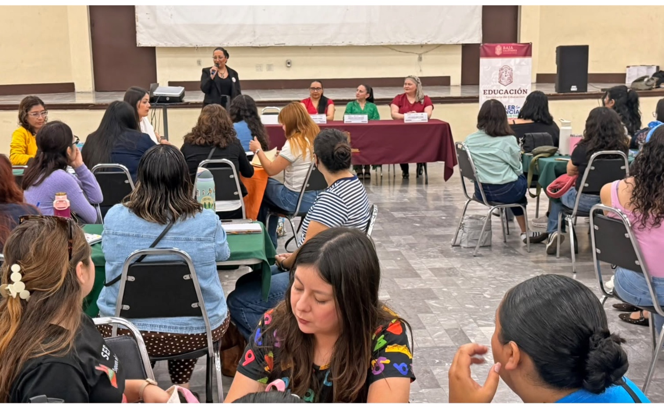 Desarrollan taller “Teaching Outside the Box: Inglés con enfoque STEAM”