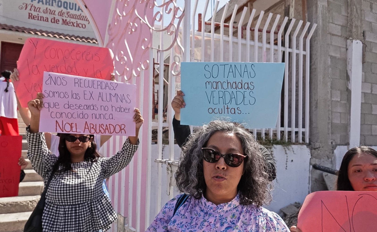Protestan contra sacerdote señalado de presunto abuso sexual