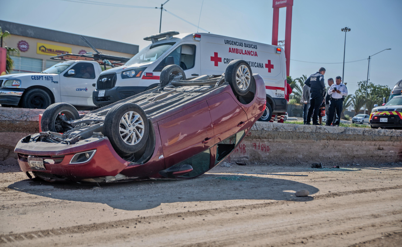 Reportan nueva volcadura en Bulevar 2000
