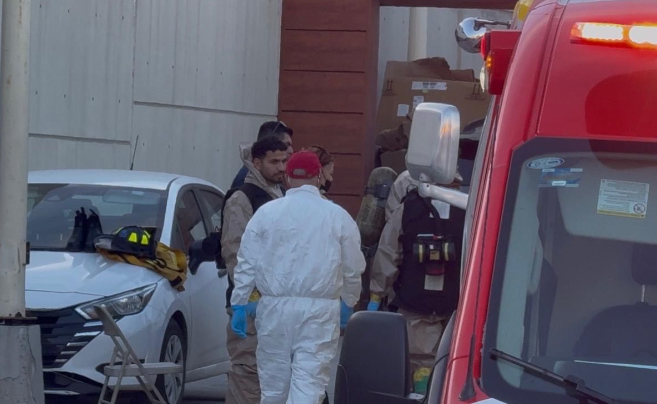 La mujer fue trasladada a un hospital de la ciudad para recibir atención médica especializada.