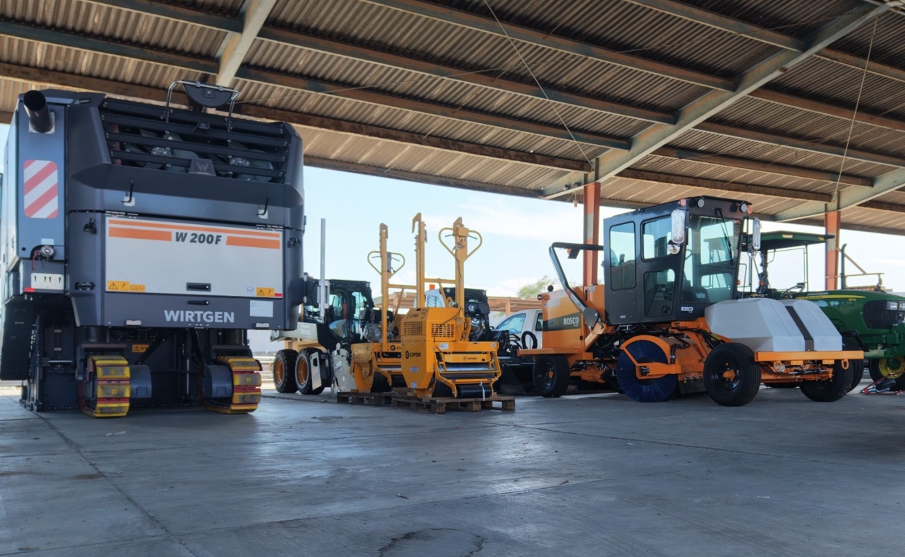 Fortalece SICT capacidad operativa para atención red de carreteras federal con la incorporación de equipo