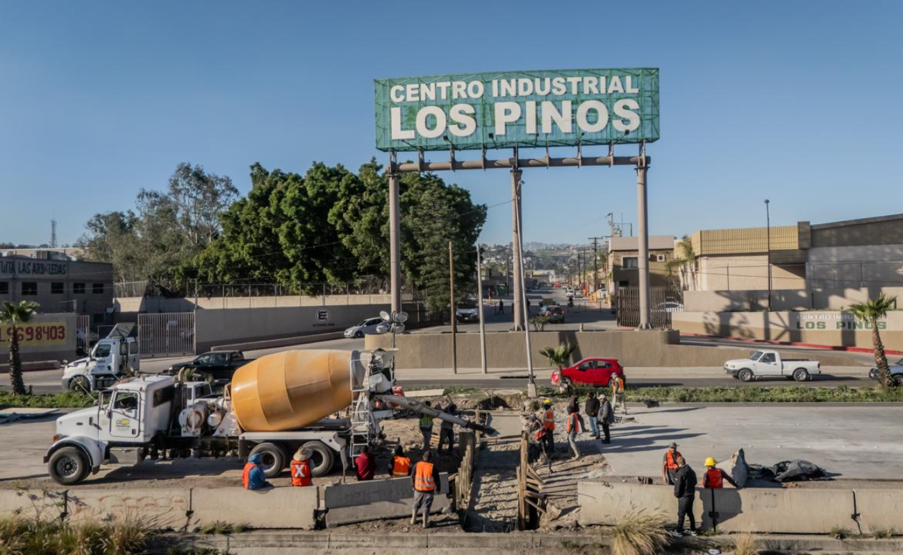 Inicia Ayuntamiento los trabajos de reparación de socavón en la Vía Rápida Poniente