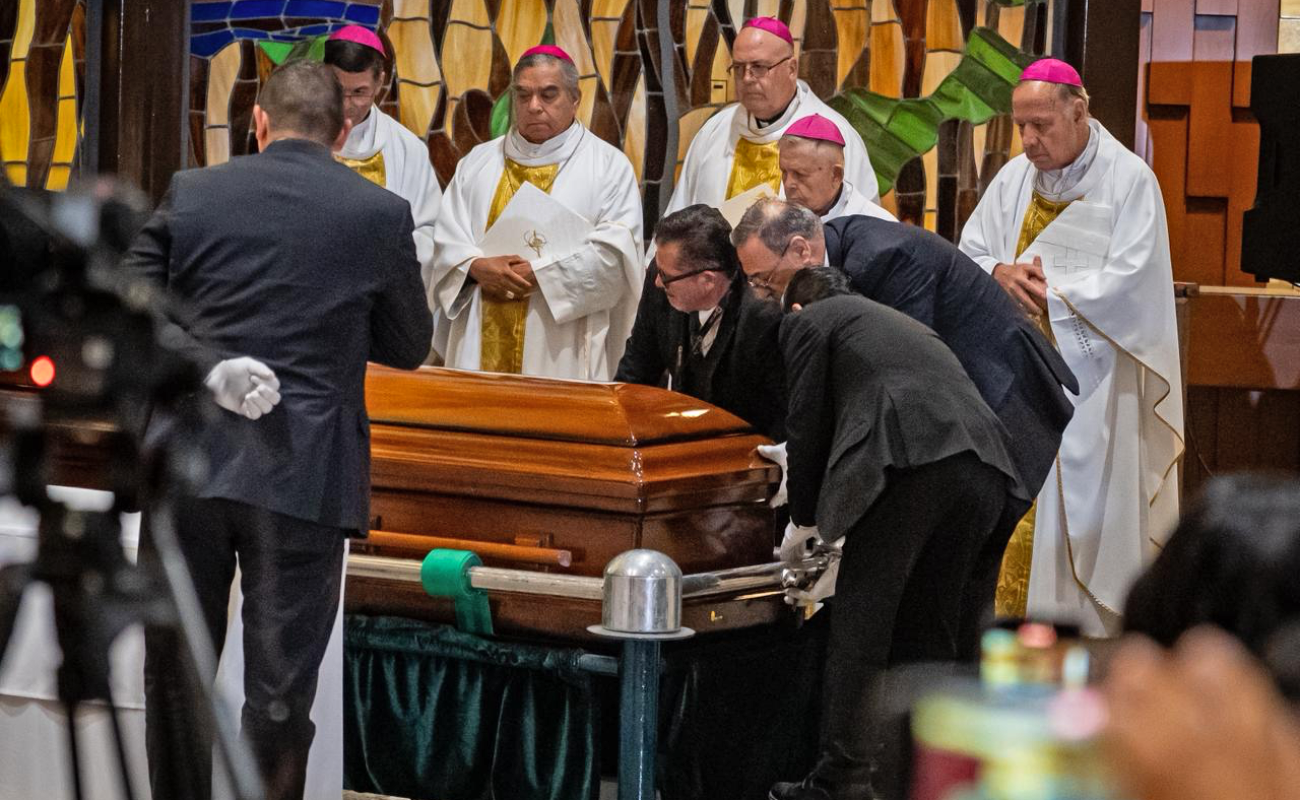 Descansa en la Catedral Metropolitana de Nuestra Señora de Guadalupe.