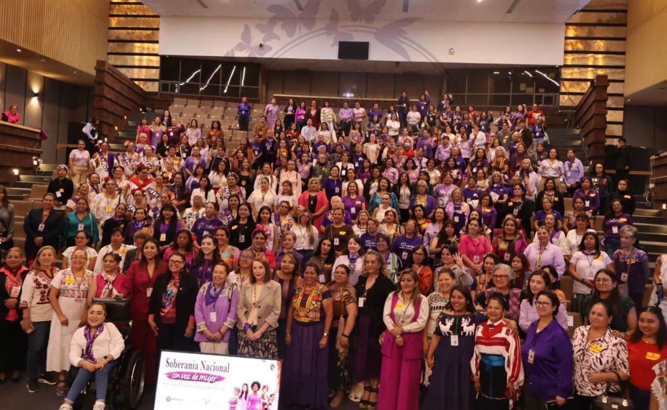 Rosina del Villar participa en foro nacional y reafirma respaldo a la agenda de mujeres y soberanía