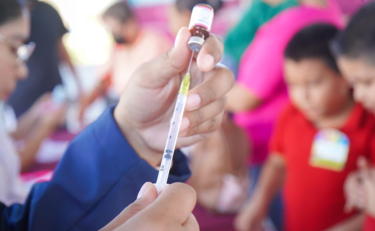 El paciente se encuentra estable y es atendido conforme a protocolos para evitar la propagación del virus.