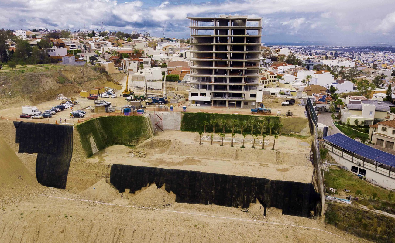 La situación topográfica de Tijuana abre la oportunidad de negocio a través de la aplicación de esas tecnologías que ayuden a estabilizar el suelo para dar certeza y seguridad a las obras.