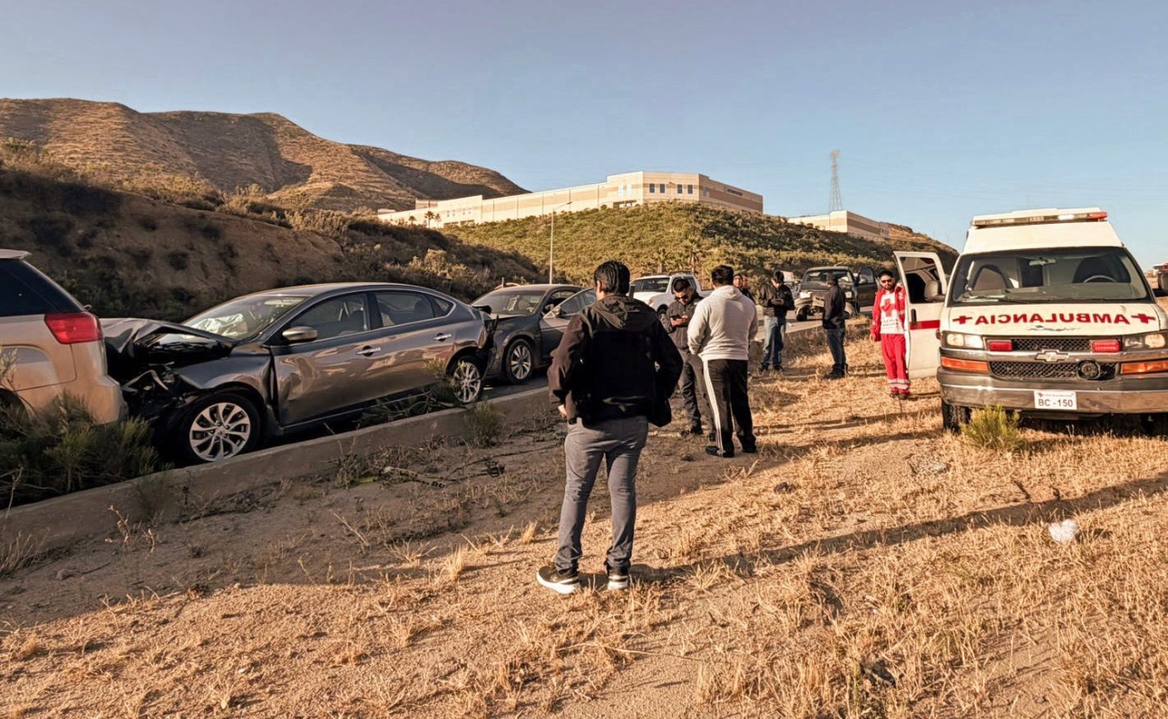 Dos menores y una mujer lesionados deja carambola en el Bulevar 2000