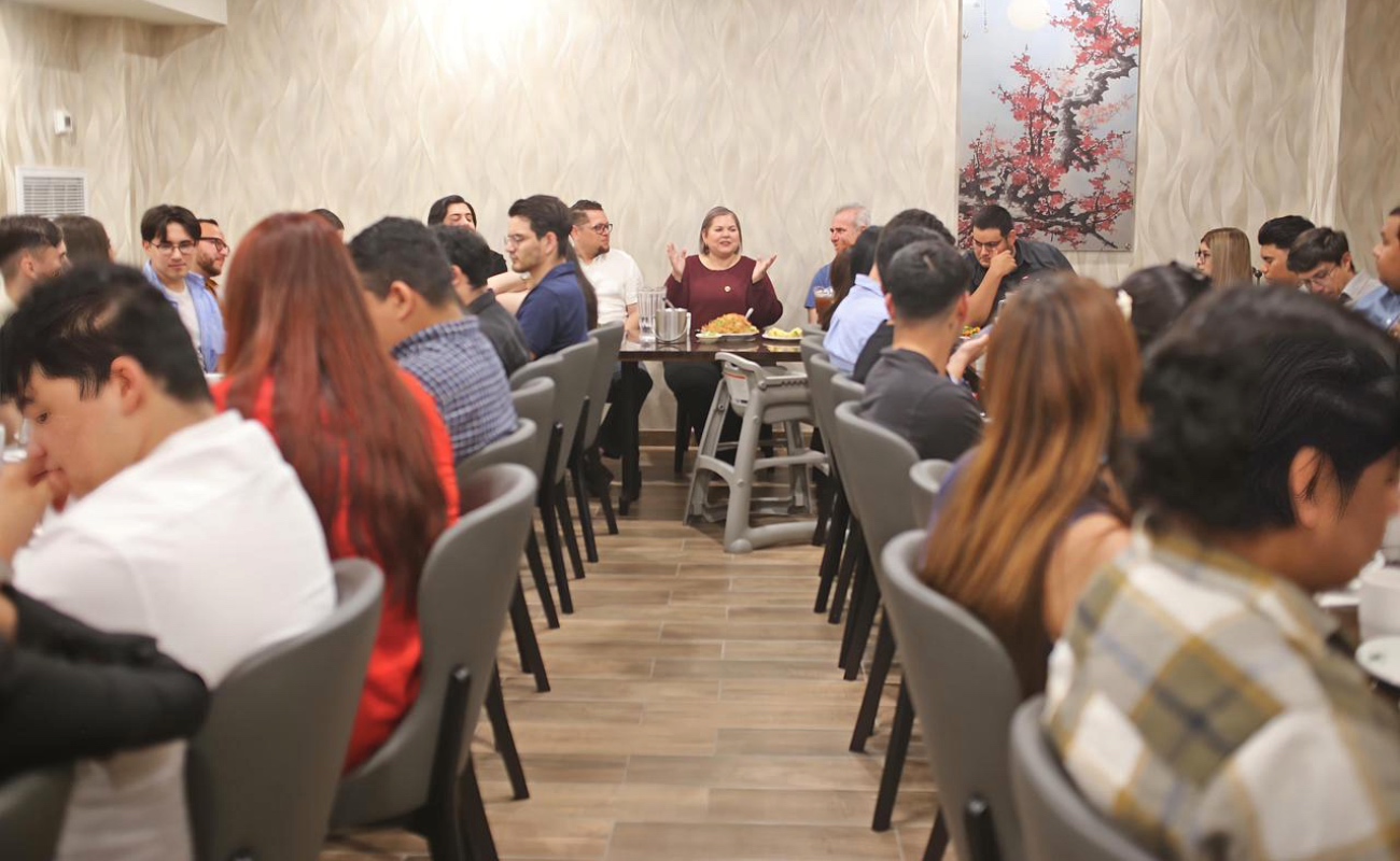Encuentro con jóvenes profesionistas del grupo SIMA, instó a la acción y a definir una agenda clara para el beneficio social y ambiental.