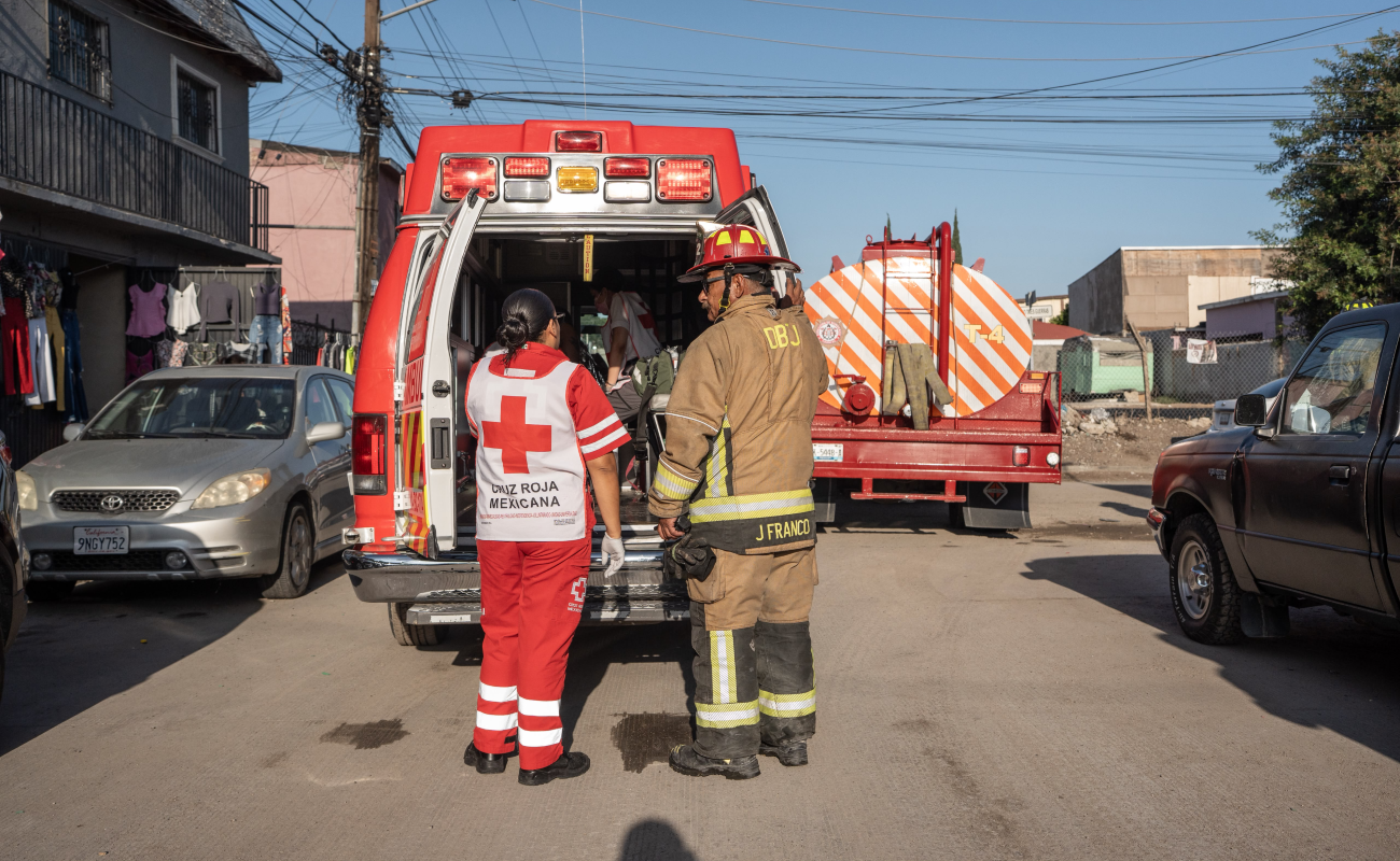 Joven resulta con quemaduras tras intentar sofocar incendio por fuga de gas en Nueva Tijuana