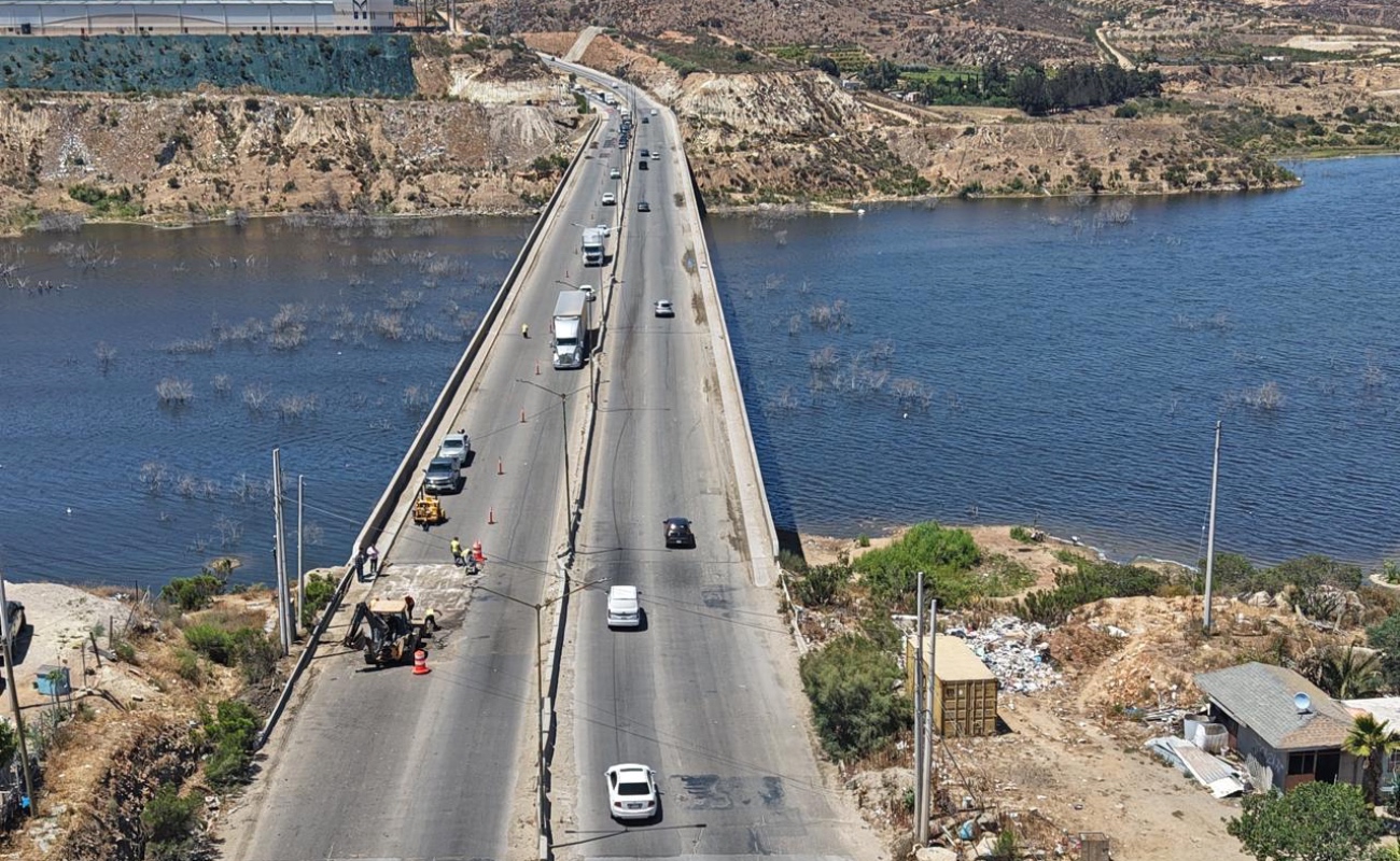 Inicia SIDURT trabajos de reparación de pavimento concreto en zona de puente de la presa en Corredor 2000