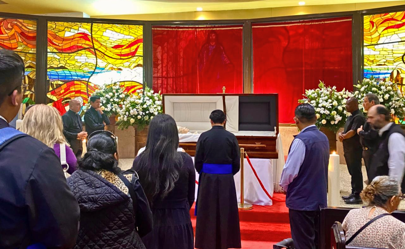 Velan restos del Arzobispo Metropolitano de Tijuana