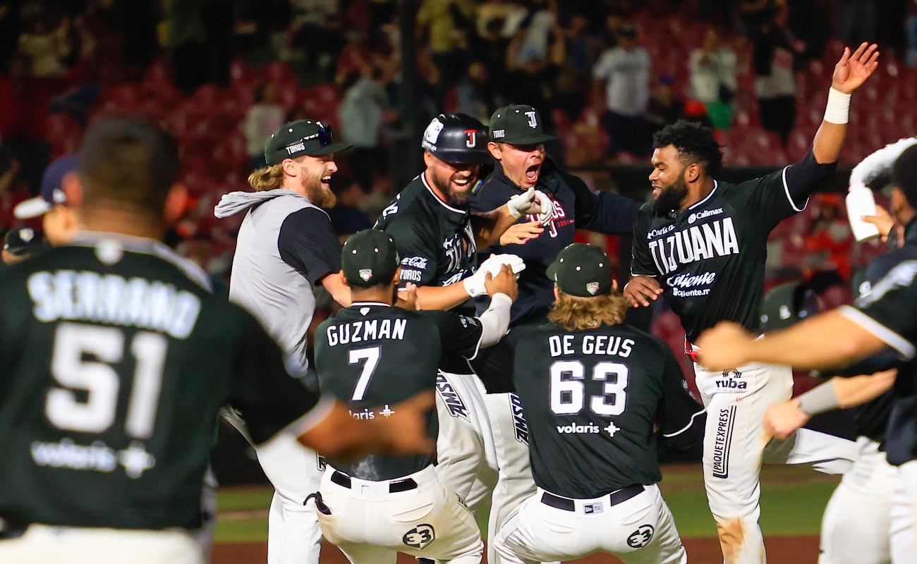 Toros deja en el terreno a Sultanes para asegurar Serie en extra innings
