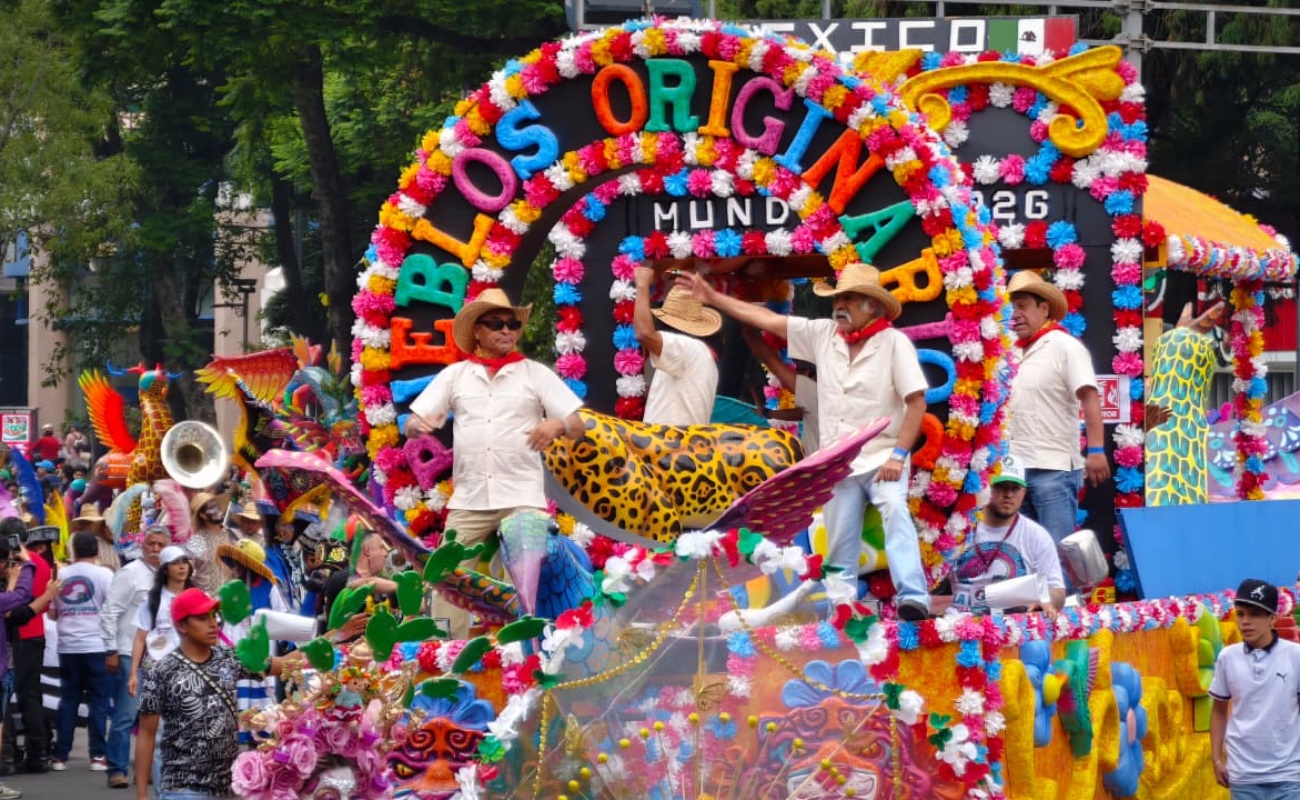 Los mexicanos solo buscan pretexto para hacer fiesta, ésa es una ley de la vida.