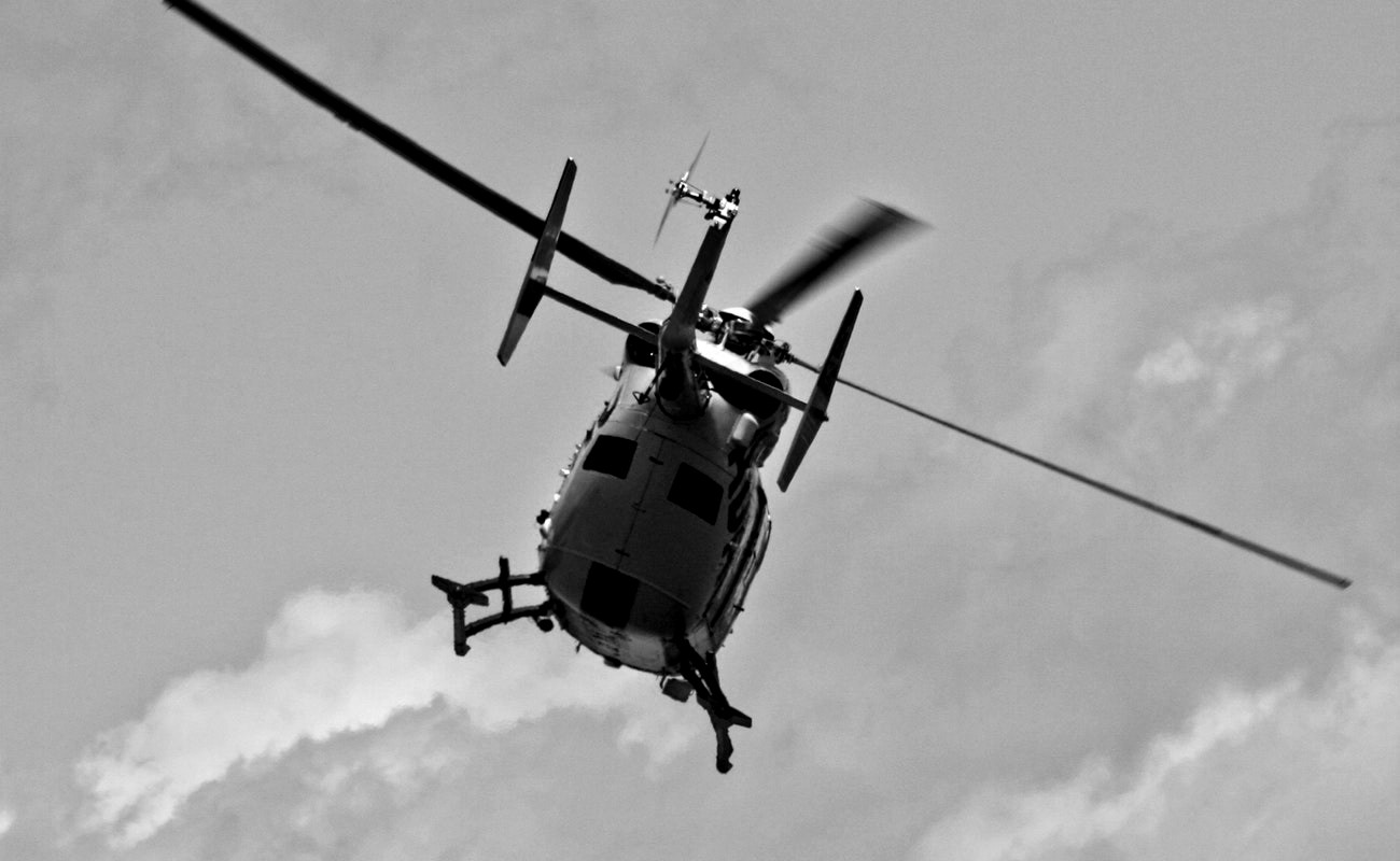 Cae helicóptero de PGR que llevaba ayuda tras sismo