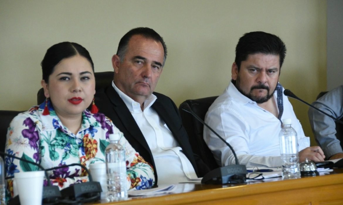 Autorizan deuda de 90 millones para pagar ¡otra deuda!
