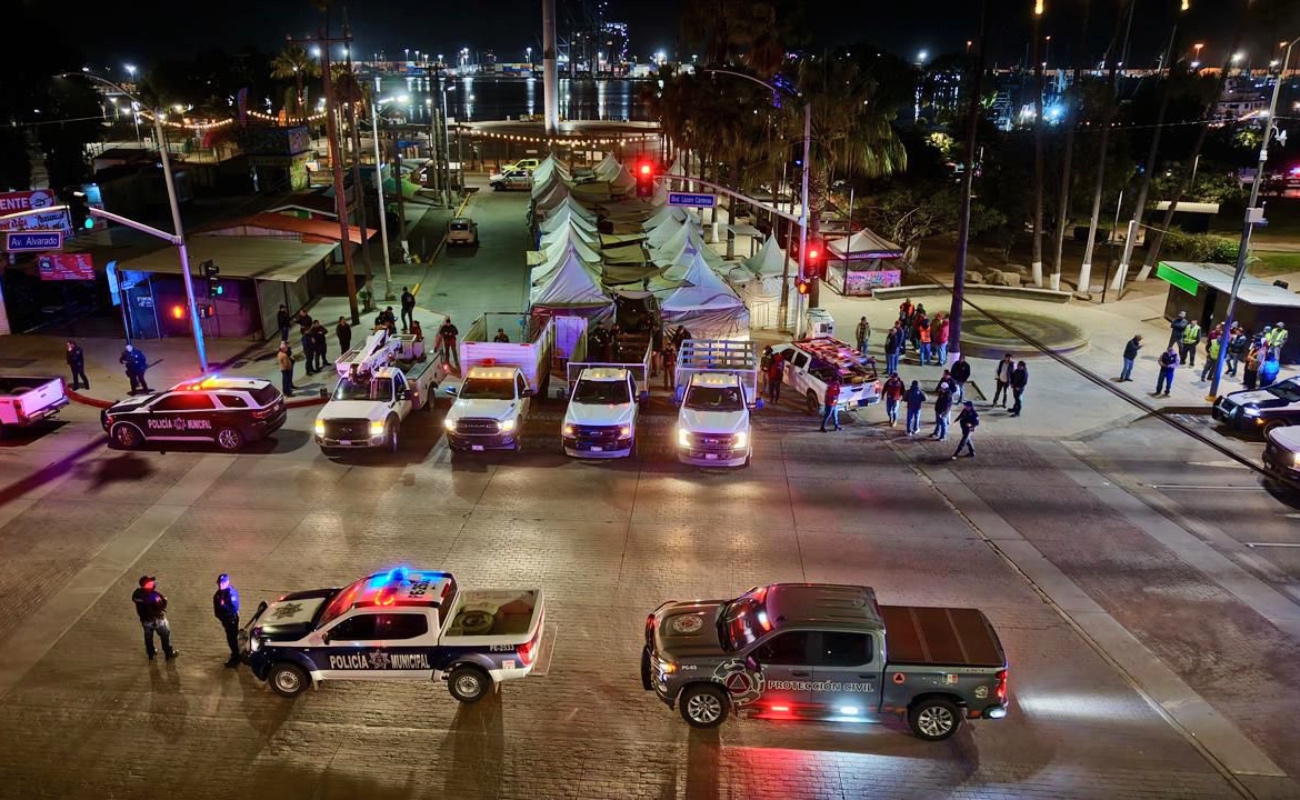 Liberan vialidad ocupada por comercio ambulante en zona de la Plaza Cívica