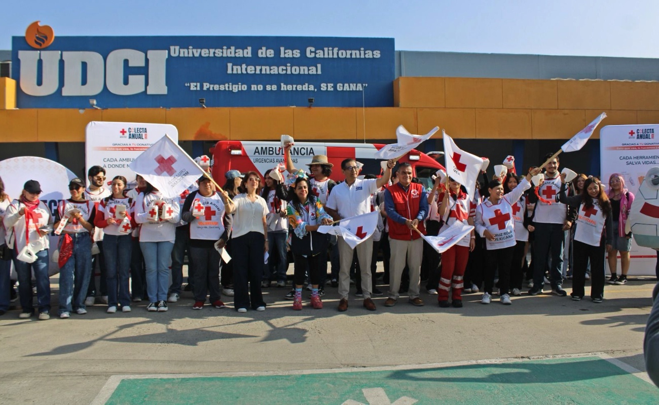 La universidad busca fortalecer valores y responsabilidad social en sus estudiantes, apoyando la labor diaria de Cruz Roja en emergencias médicas.