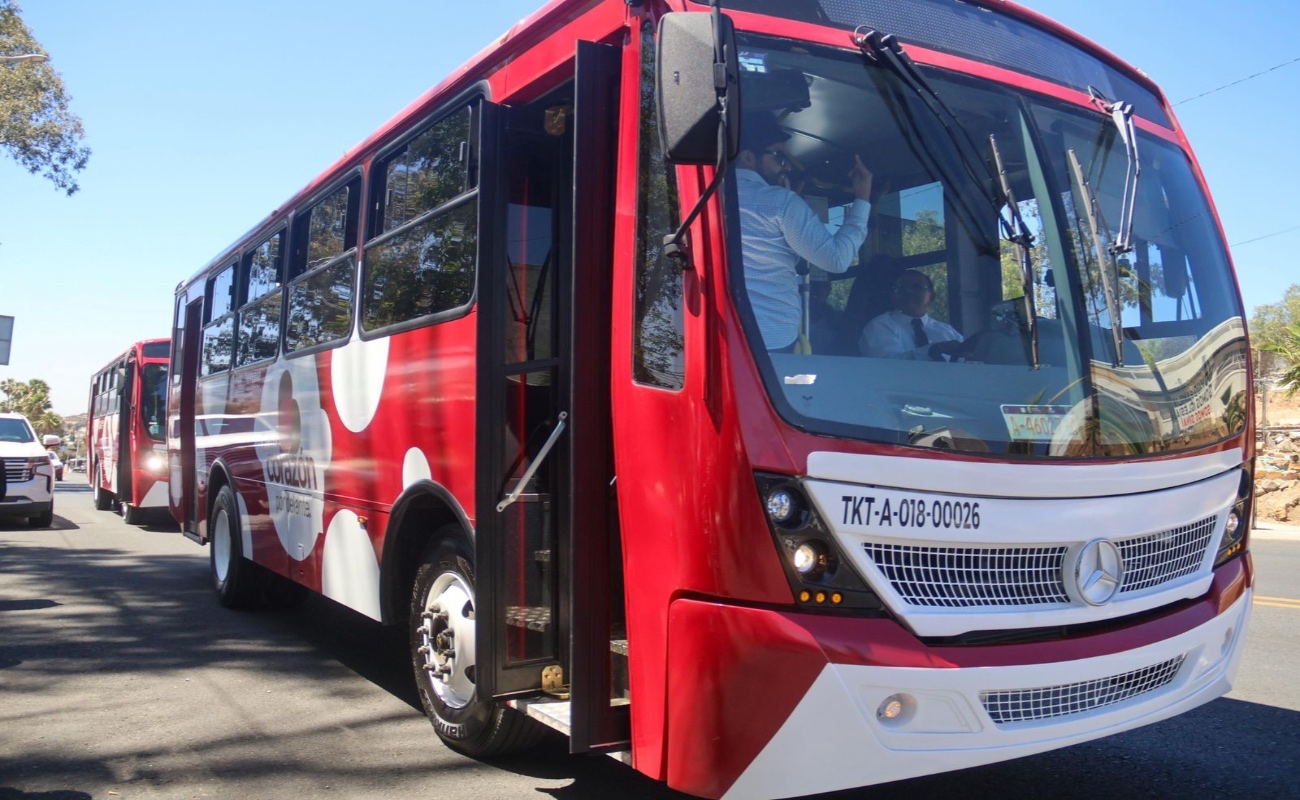 Inicia operaciones nueva ruta de transporte para Cerro Azul