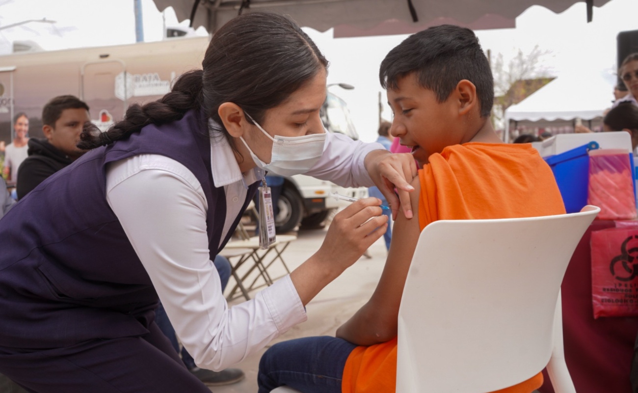 La Jurisdicción de Servicios de Salud Tijuana realizó un simposio para actualizar a médicos sobre enfermedades respiratorias agudas en niños, especialmente durante la temporada invernal.