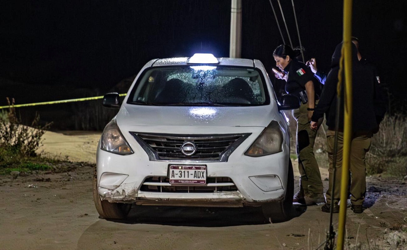 El taxi fue hallado abandonado y con las luces encendidas.