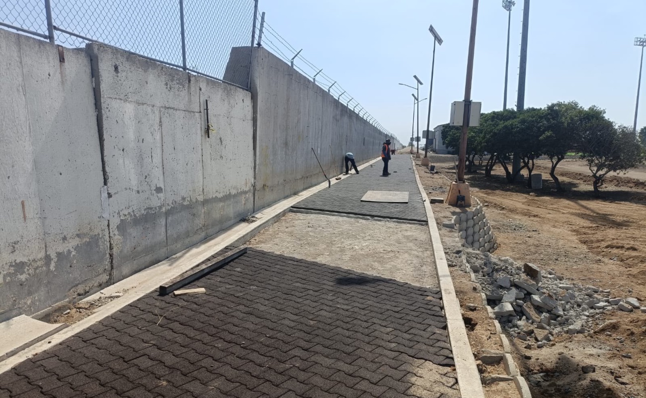 Se rehabilitan 250 metros de andador peatonal y se preparan terrenos para campos de fútbol 7 y 11 en el CAR de Tijuana.