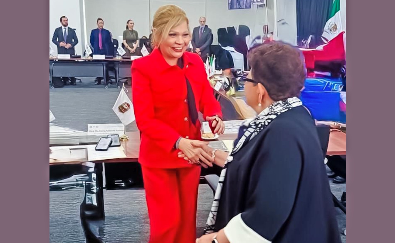 La Fiscal María Elena Andrade Ramirez y la titular de la FGR, Ernestina Godoy.