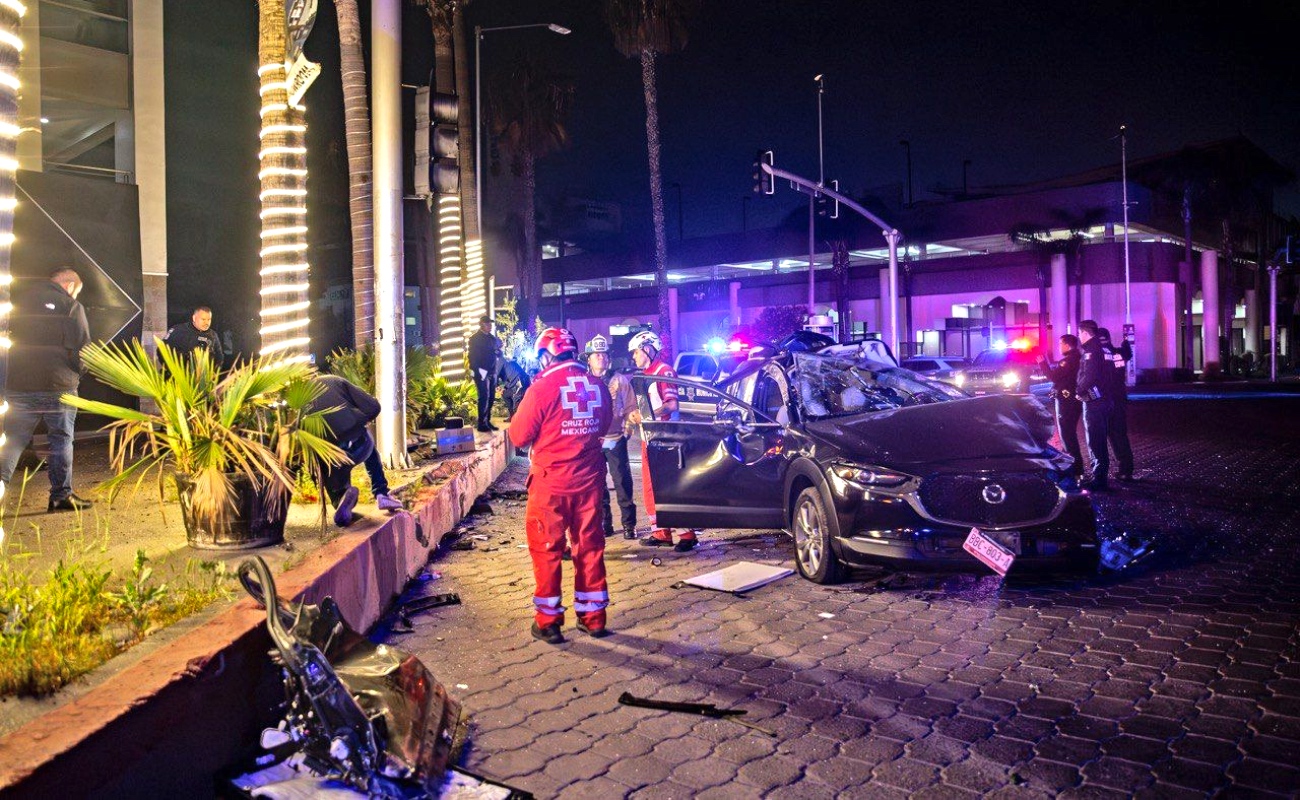 Bomberos y Cruz Roja auxiliaron a la víctima.