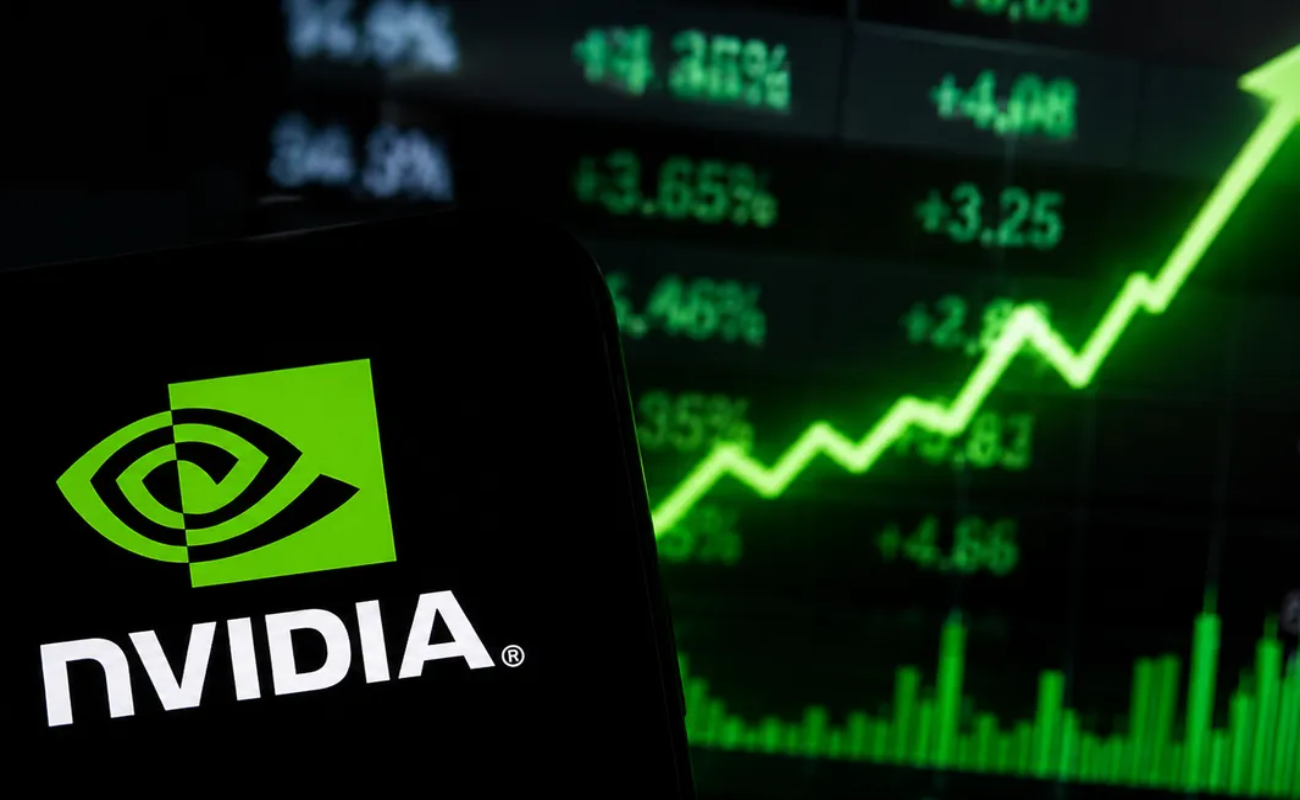 Nvidia prevé crecimiento de ventas de 70% el próximo año, lo que indica que el auge del gasto en IA se mantendrá