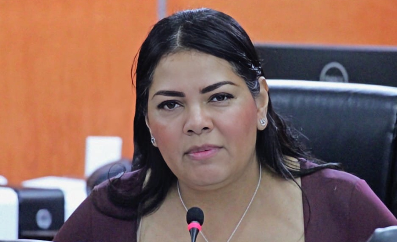 Es de vital importancia que se busque salvaguardar la seguridad integral de los peatones, especialmente del alumnado de una secundaria y un jardín de niños.