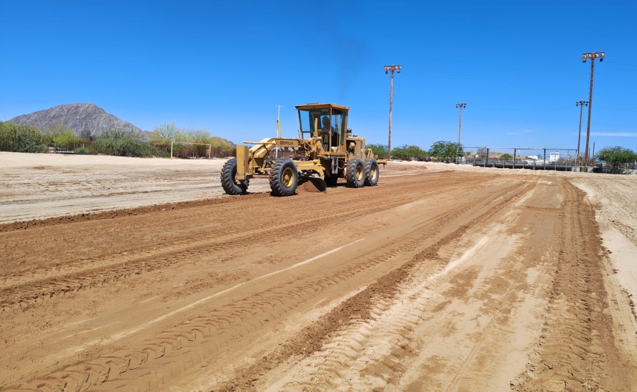 Trabaja SIDURT en rehabilitación de Unidad Deportiva San Felipe